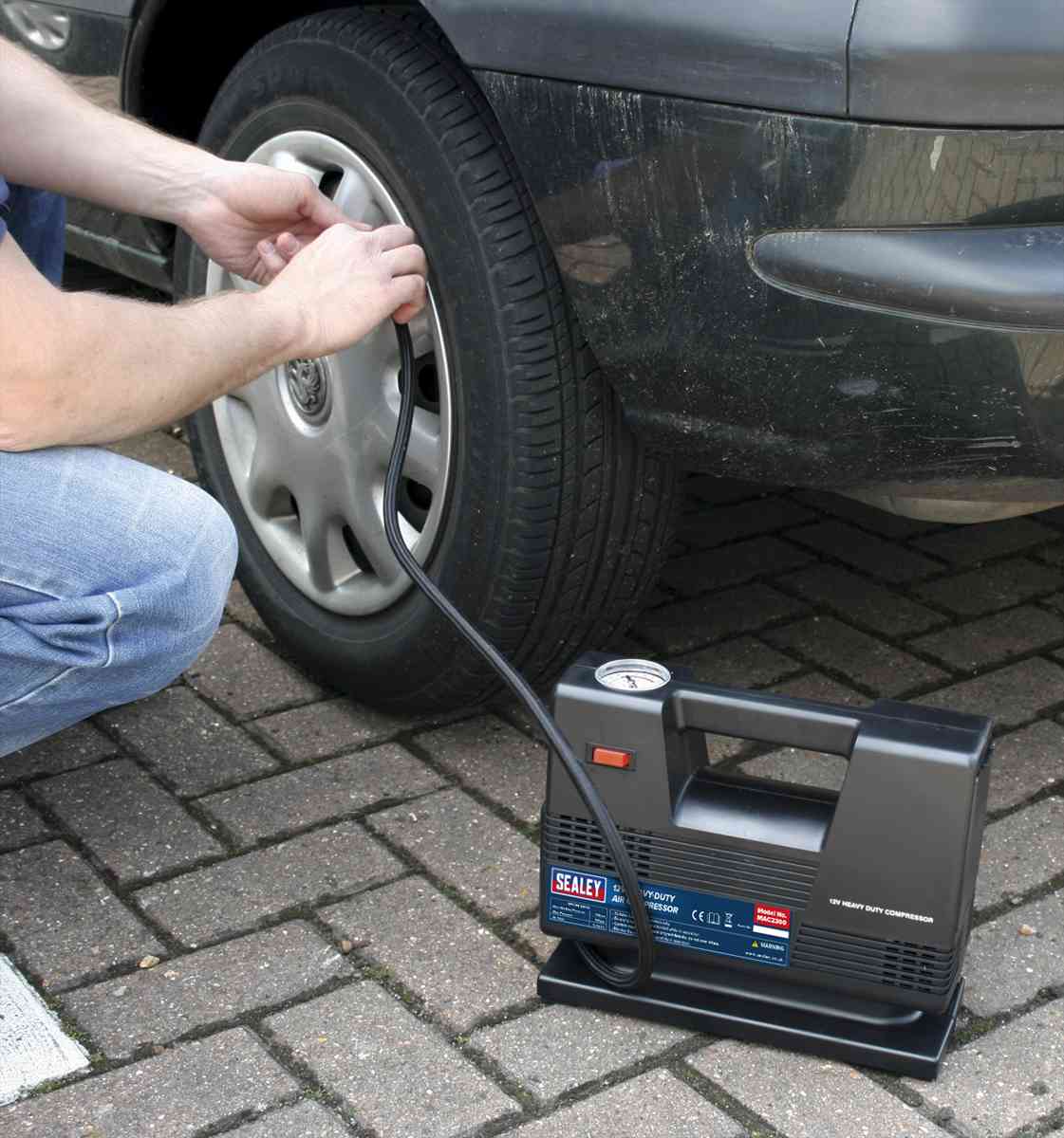 Sealey MAC2300 Heavy-Duty Tyre Inflator/Air Compressor 12V