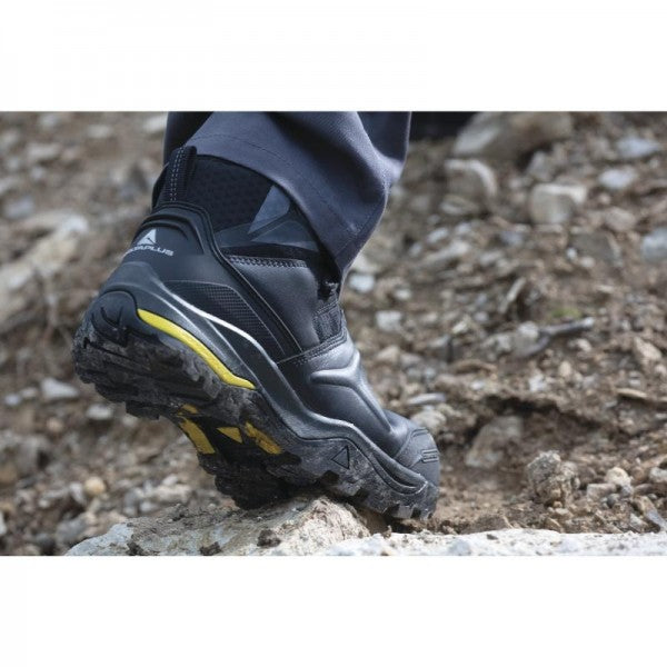 Delta Plus TW402 Men Safety Hiker Boots Metal-Free